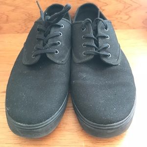 Vans Low — Black 11.5 - Worn Twice